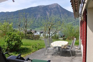 Outdoor dining - Holiday flat Sagenmattli (Arth)