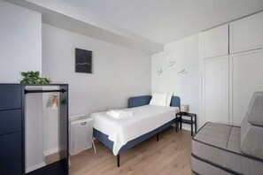 2 slaapkamers, een strijkplank/strijkijzer, gratis wifi, beddengoed