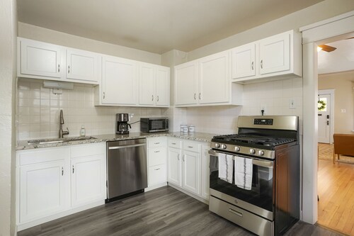 Walk to UNC or downtown Greeley