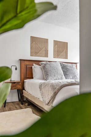 Escrivaninha, Wi-Fi de cortesia, roupa de cama