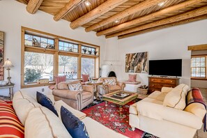 TV, fireplace, DVD player