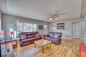 Smart TV y futbolito 