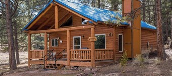 Coleman Velo - Secluded Rustic Cabin