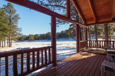 Coleman Velo - Secluded Rustic Cabin