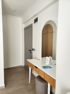 Standard dubbelrum | Sängtillbehör av högsta kvalitet, duntäcken och minibar