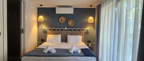1 bedroom, premium bedding, down duvets, minibar