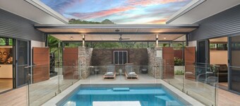 Luxurious Tropical Retreat with Private Pool Near Crystal Cascades