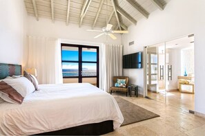 4 Schlafzimmer, Schreibtisch, Bügeleisen/Bügelbrett, Reisekinderbett