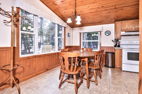 Dog-friendly lakefront cottage with private dock, firepit, grill & washer/dryer