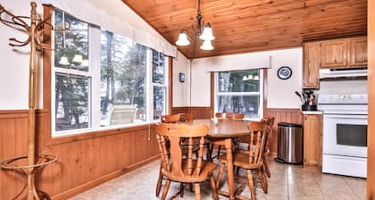 Dog-friendly lakefront cottage with private dock, firepit, grill & washer/dryer