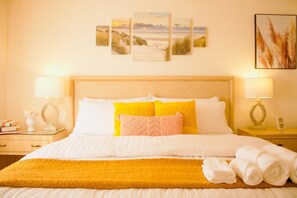 4 Schlafzimmer, Schreibtisch, Bügeleisen/Bügelbrett, Reisekinderbett