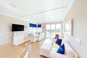 Télévision, cheminée