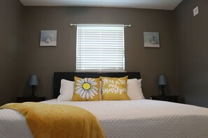 3 habitaciones, escritorio, tabla de planchar con plancha y wifi gratis