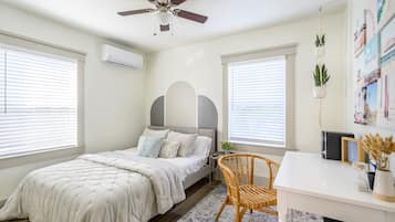 2 bedrooms, desk, iron/ironing board, travel crib