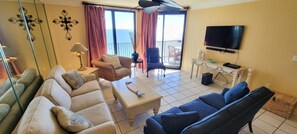 콘도, 침실 3개 | 거실