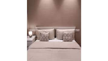 1 bedroom, desk, WiFi, bed sheets