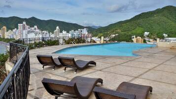 2 kolam renang outdoor