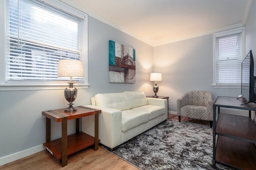 Fully Furnished Rental In Old Town - 2 Beds - Unit 2r - River North - Chicago