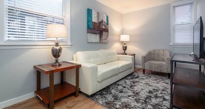 Fully Furnished Rental in Old Town - 2 beds - Unit 2R
