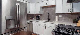 Fully Furnished Rental in Old Town - 2 beds - Unit 2R