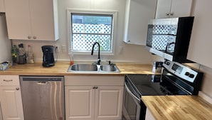 Unclassified image, 3 of 20, button - Cozy Waterfront Fish Camp- Catch Dinner from your Dock! (Crystal River)