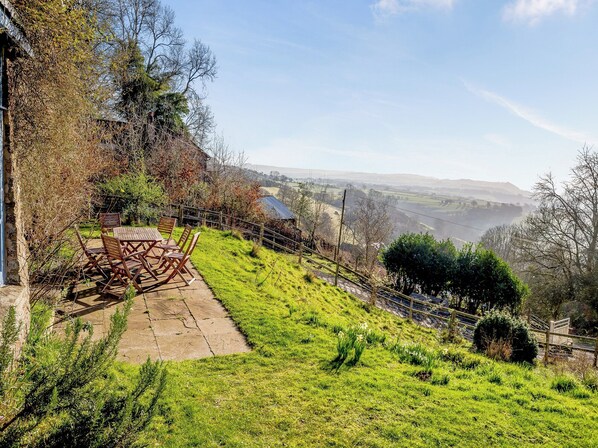 Outdoor dining - 3 bedroom accommodation in Garway (Garway)