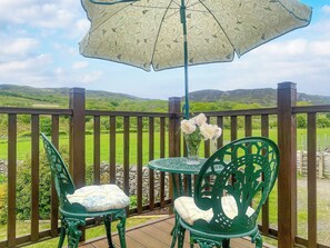 Outdoor dining - 1 bedroom accommodation in Blaenau Ffestiniog (Blaenau Ffestiniog)