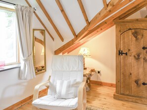 Interior - 1 bedroom accommodation in Blaenau Ffestiniog (Blaenau Ffestiniog)