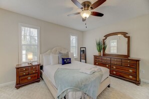 3 soverom, strykejern/-brett, reiseseng for barn og wi-fi (inkludert)