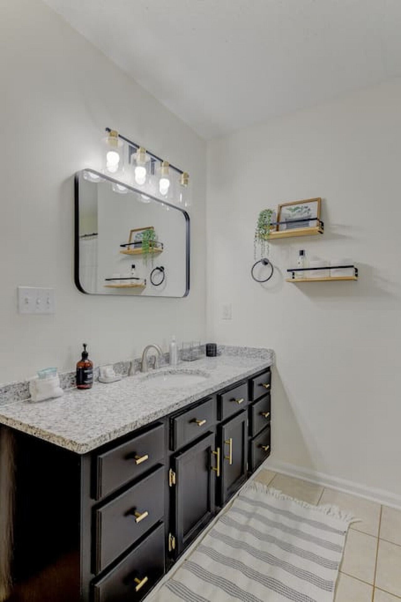 Hårføner og håndklær