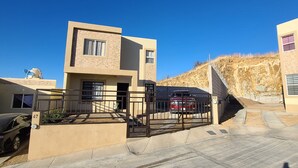 Unclassified image, 3 of 12, button - Casa Entera Parral (Hidalgo del Parral)