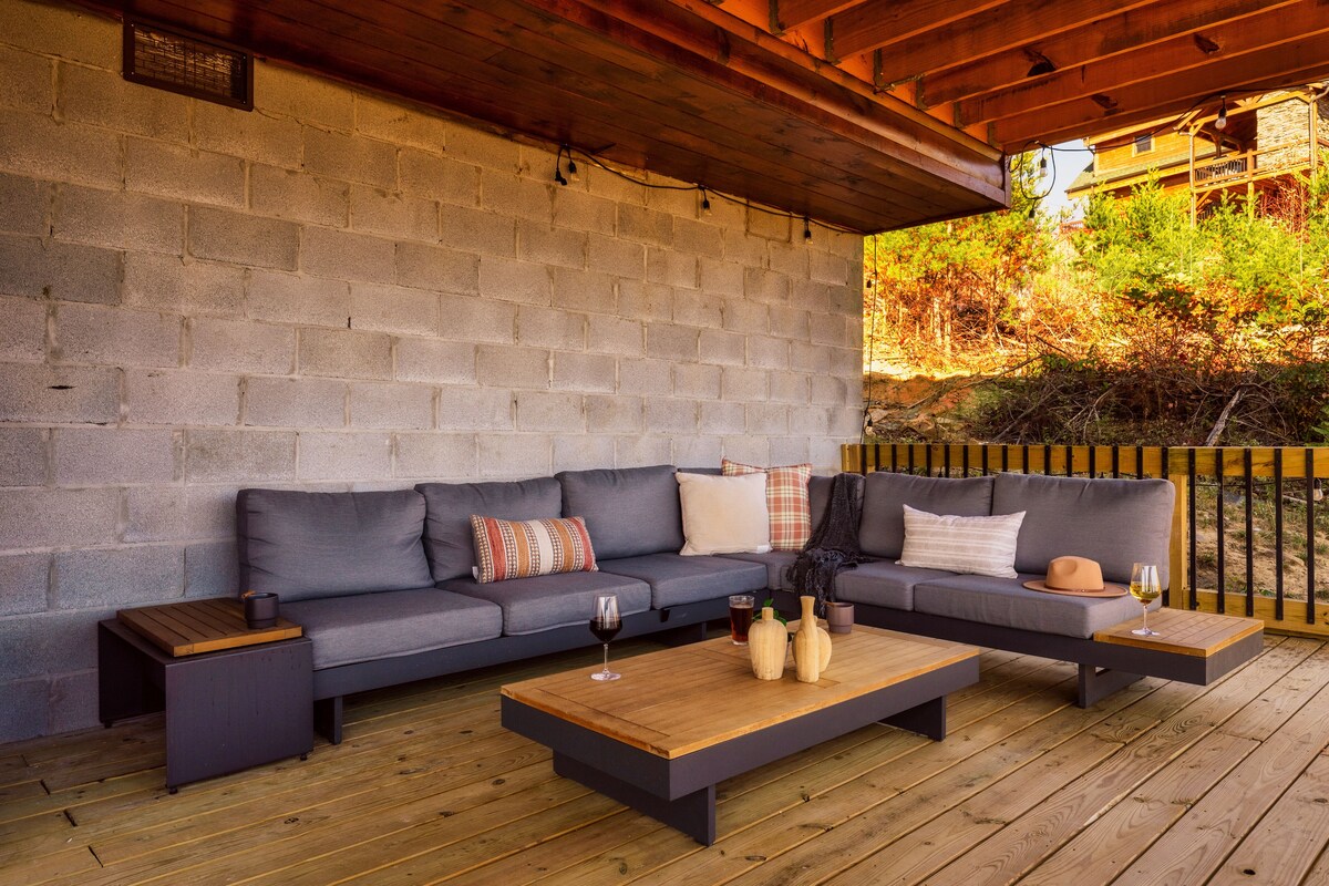 Photo 154 of Amazing view, HotTub, Arcade,Theater,FirePit,Grill,Sauna,Putt putt, Pet Friendly
