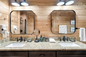 Shower, hair dryer, towels, soap - Panoramic Mountain Views with Arcade, Theater, Hot Tub & Fire Pit (Gatlinburg)