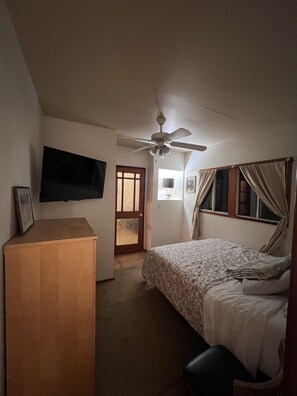 1 bedroom, internet, bed sheets