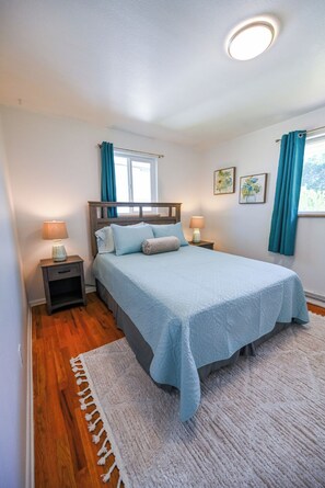 4 bedrooms, desk, iron/ironing board, free WiFi