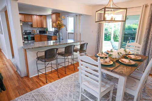 Spacious & Quiet Home Near DeKoevend Park