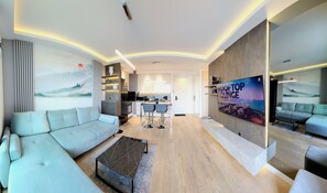 Smart TV, books, stereo