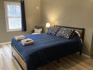 2 habitaciones, cuna de viaje, wifi gratis y ropa de cama 