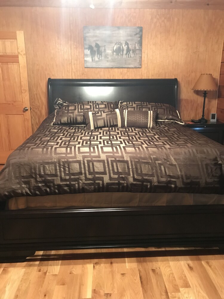 4500 sq ft Secluded Log Cabin Home on 17 acres Waco Vrbo