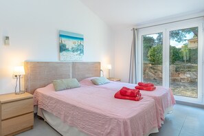 3 chambres, accès au Wi-Fi (inclus), literie fournie