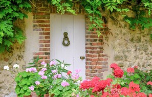 Exterior detail - Gorgeous home in Conflans sur Anille with WiFi (Conflans sur Anille)