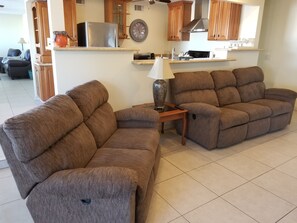 Smart TV, lettore DVD, impianto stereo