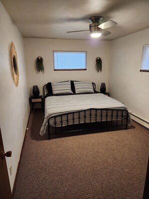 2 bedrooms, iron/ironing board, WiFi, bed sheets