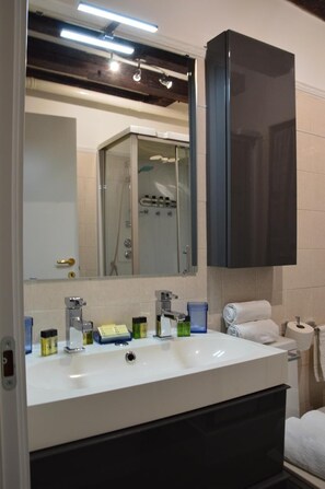 Haartrockner, Handtücher