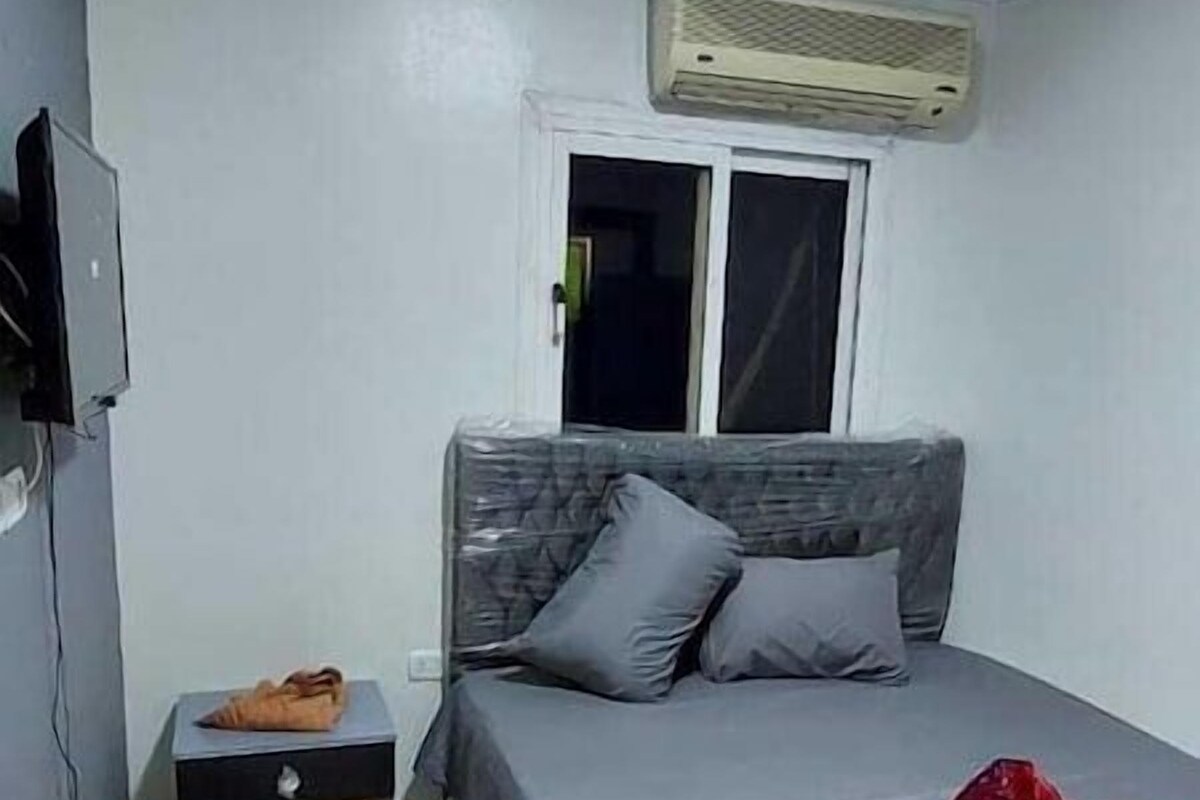 Seprai antialergi, bantalan ekstra lembut, minibar, dan kedap suara