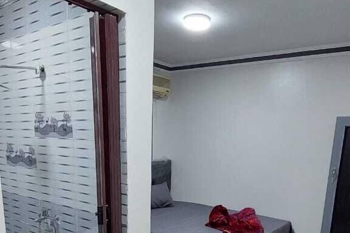 Hypo-allergenic bedding, pillow-top beds, minibar, soundproofing