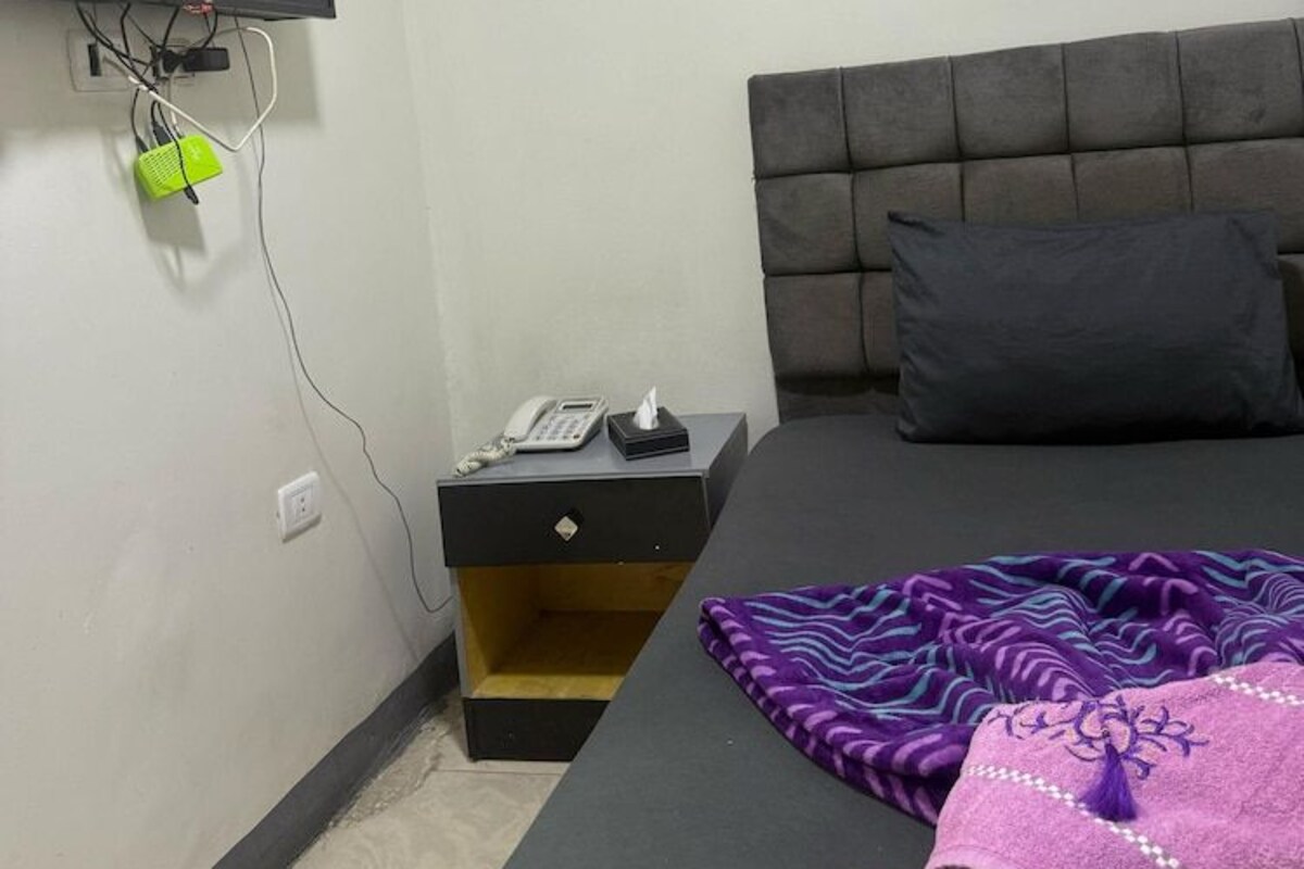 Seprai antialergi, bantalan ekstra lembut, minibar, dan kedap suara