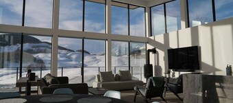 Luxury Modern Home Walk to Lifts Ski Trails