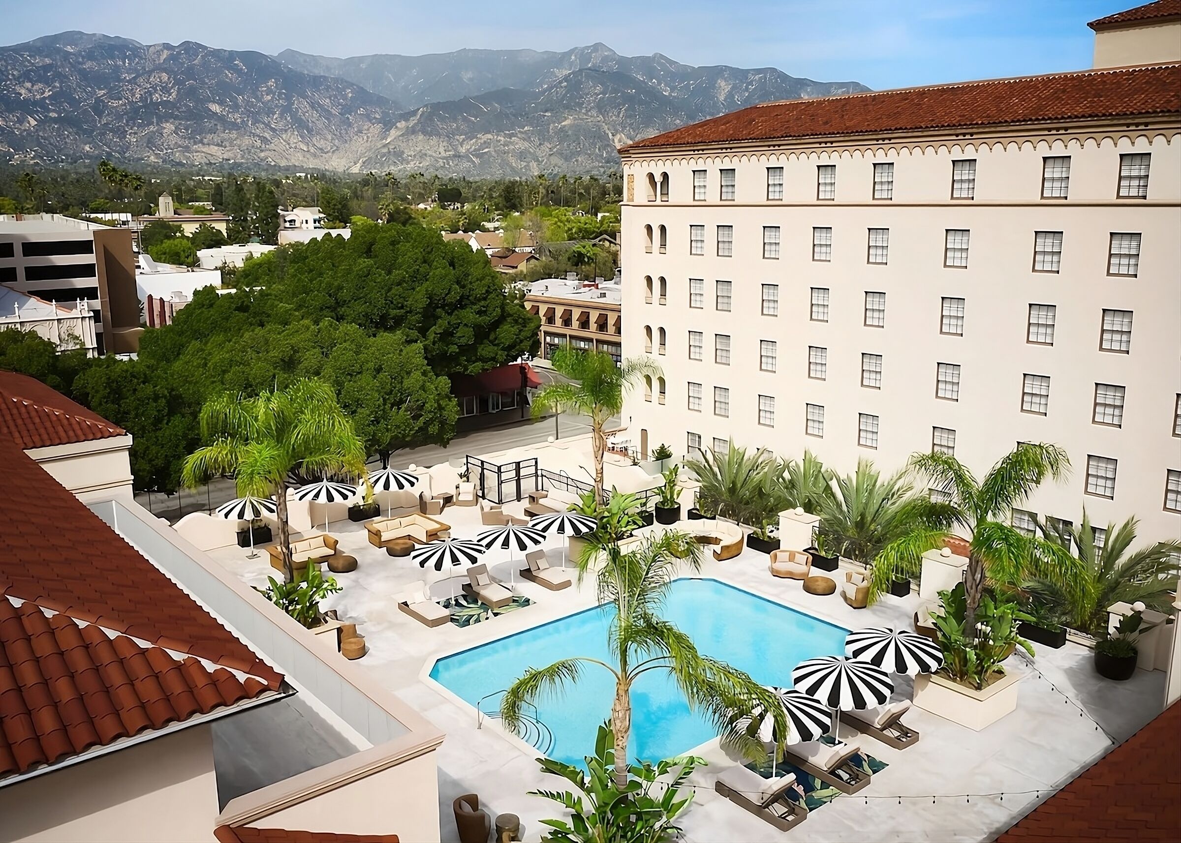 Hearing Accessible Classic One King Bed Room at Pasadena Hotel & Pool