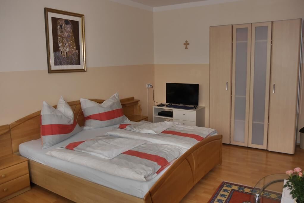 Ferienwohnung (80qm) Mit Großer Wohnküche - Weitra